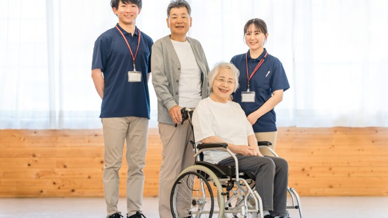 勝ち組介護福祉士になるためのキャリアアップ戦略と収入アップの方法を解説