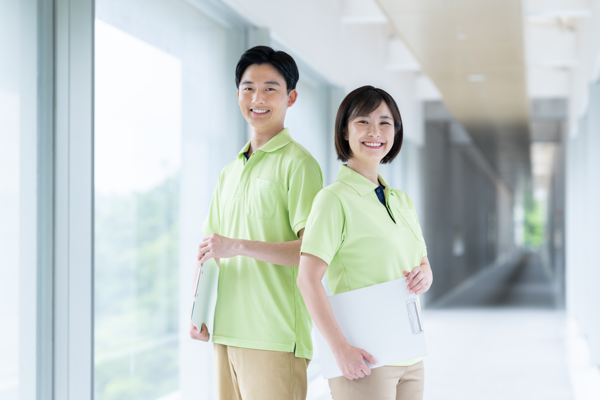 笑顔の介護福祉士