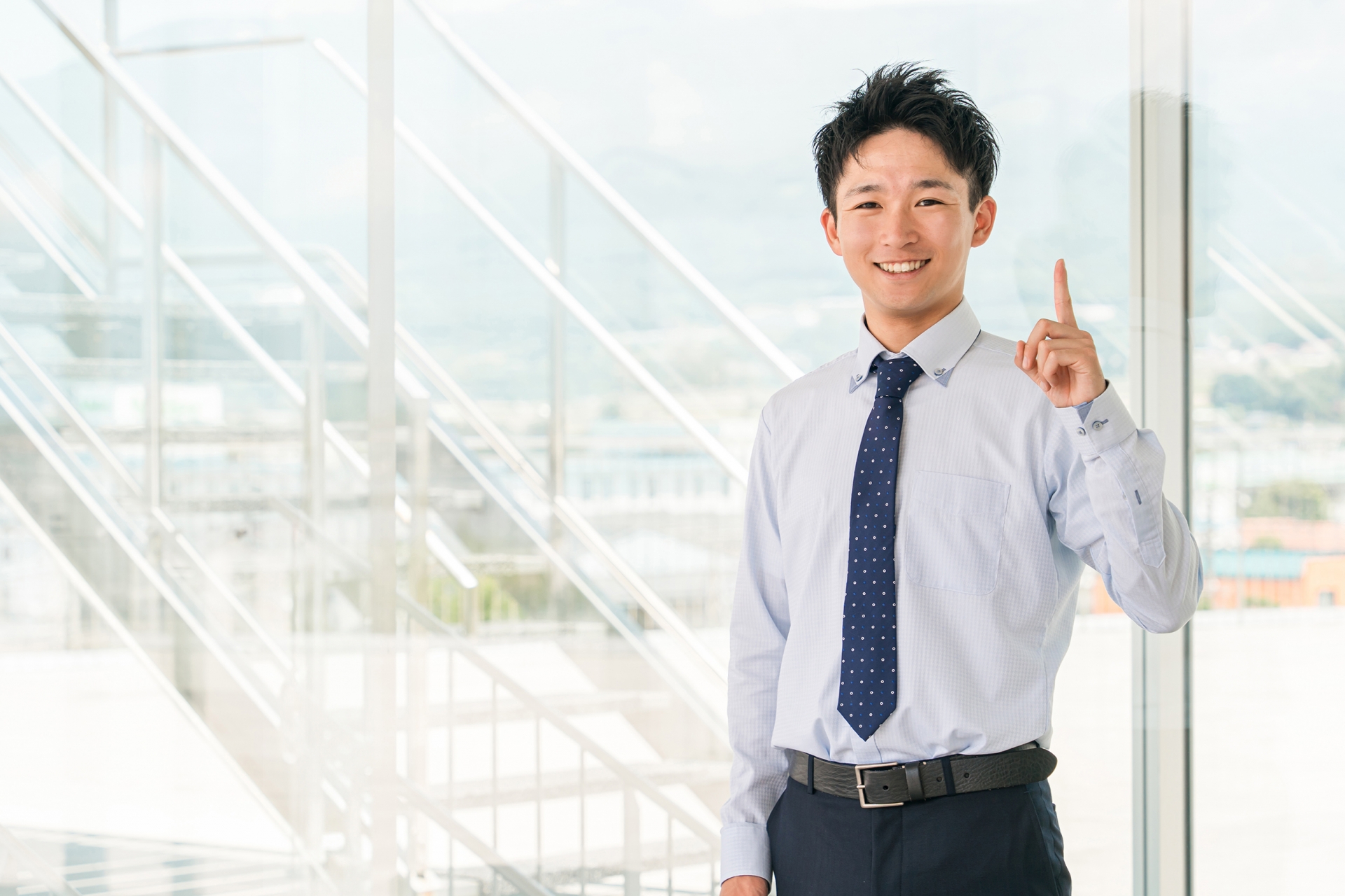 人差し指を立てる